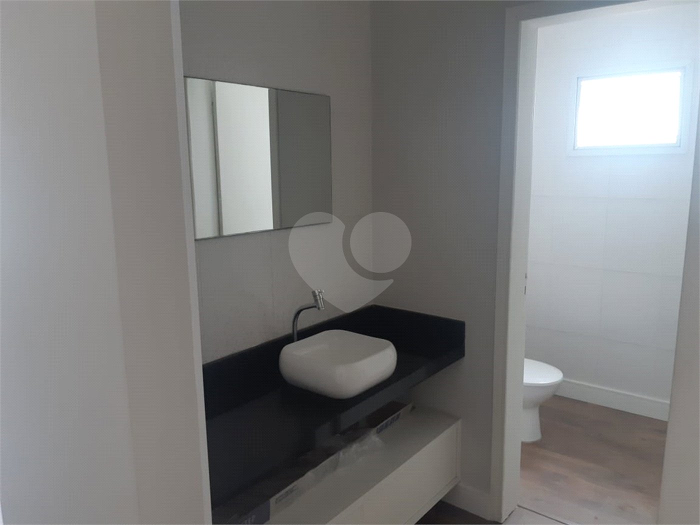 Sobrado à venda com 2 quartos, sendo 1 suíte,  em Vila Amorim, Suzano, SP