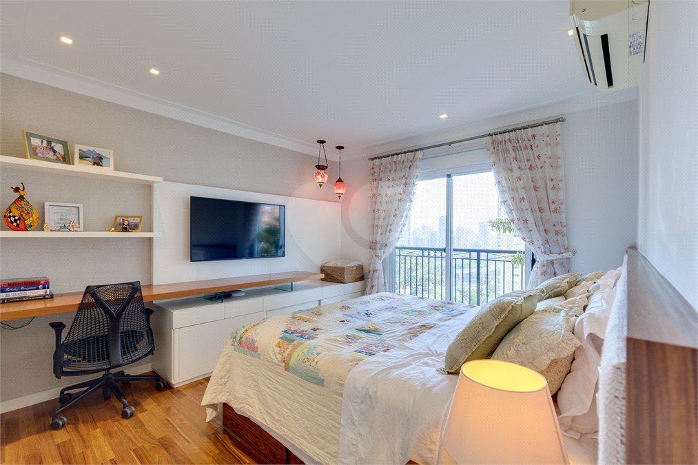 Apartamento à venda com 4 quartos, sendo 2 suítes, em Campo Belo, São Paulo, SP
