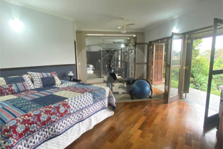 Casa à venda com 4 suítes no condomínio Vale da Santa Fé, Vinhedo - SP