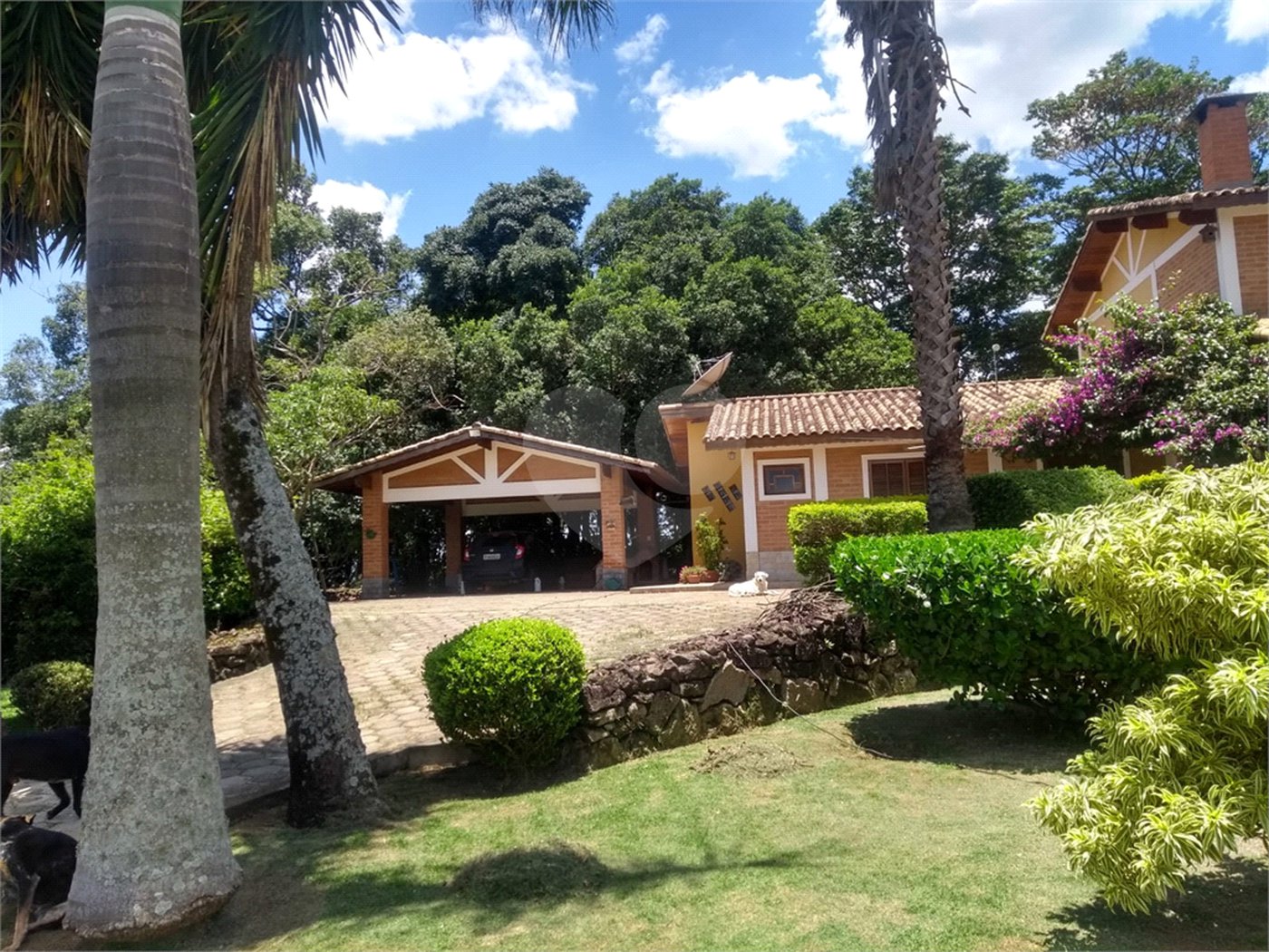 Chácara à venda com 4 quartos, sendo 1 suíte, em Bairro dos Pires, Extrema, MG