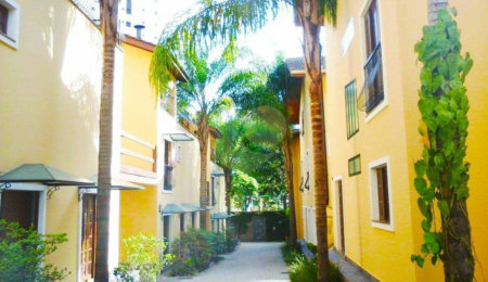 Casa para alugar com 4 quartos, sendo 2 suítes,  no condomínio Palm Garden, São Paulo - SP