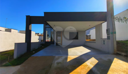 Casa à venda com 3 quartos, sendo 1 suíte,  no condomínio Horto Florestal Villagio, Sorocaba - SP