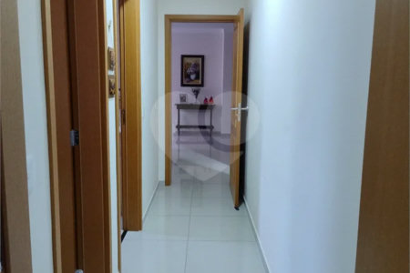 Apartamento em Atibaia com 2 dormitórios (1 suíte), 2 vagas de garagem, elevador, salão de festas, excelente localização