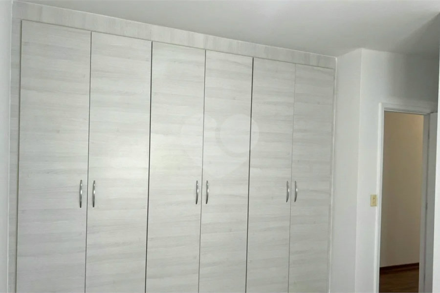 Excelente apartamento de 3 dormitórios, sendo uma Suíte e 2 vagas de garagem.