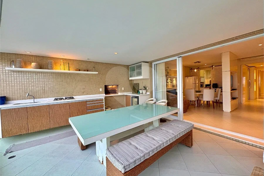 Apartamento à venda com 3 quartos, sendo 2 suítes, em Riviera de São Lourenço, Bertioga, SP