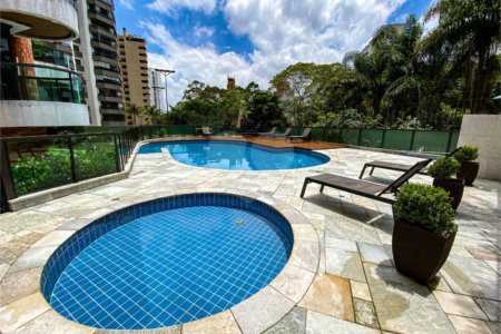 Apartamento à venda com 4 suítes em Vila Suzana, São Paulo, SP