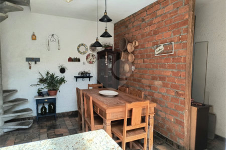 Sobrado à venda com 3 quartos, sendo 1 suíte,  em Rudge Ramos, São Bernardo do Campo, SP