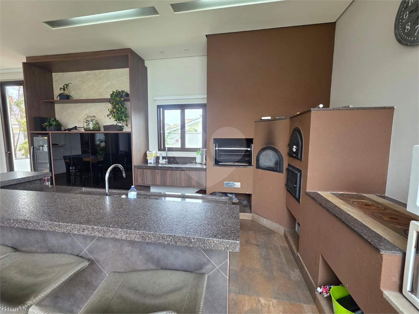 Casa à venda com 4 suítes no condomínio Residencial Jardim Primavera, Louveira - SP