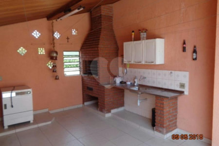 Casa Térrea à venda com 3 suítes em Ferreira, São Paulo, SP