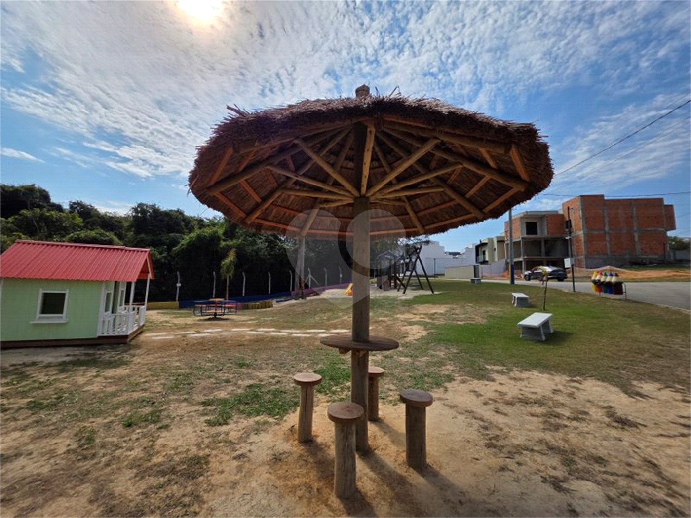 Casa à venda com 3 quartos, sendo 1 suíte,  no condomínio Jardim Residencial Villagio Ipanema I, Sorocaba - SP