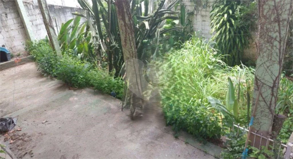 Sobrado à venda com 5 quartos, sendo 2 suítes,  em Parque São Domingos, São Paulo, SP