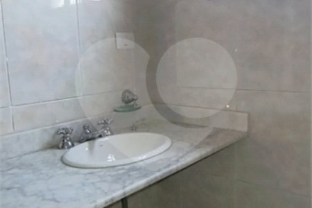Sobrado à venda com 3 quartos, sendo 2 suítes, em Jardim Ivana, São Paulo, SP