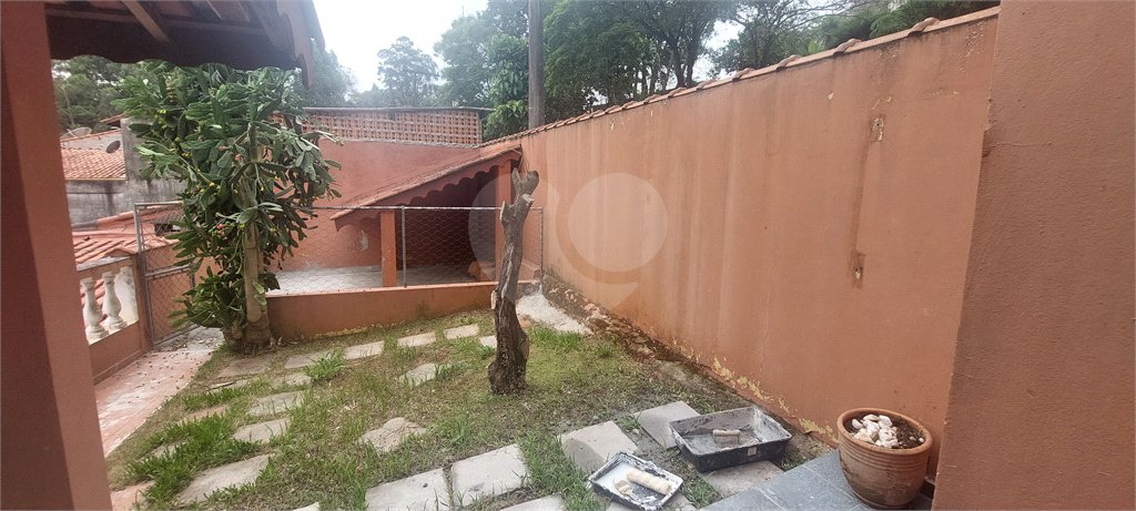 Sobrado à venda com 4 quartos, sendo 2 suítes, em Lavapés, Mairiporã, SP