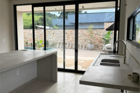 Casa à venda com 3 suítes no condomínio Ecoville Residence, Atibaia - SP
