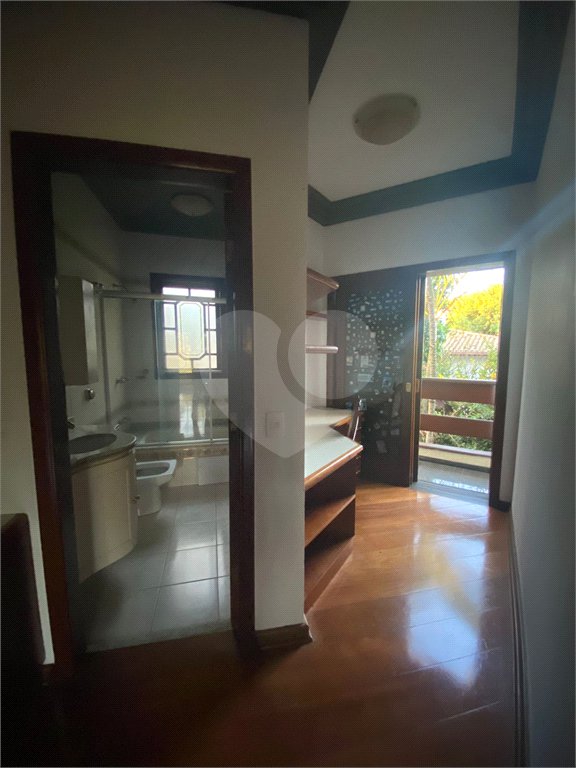 Casa à venda com 3 quartos, sendo 4 suítes,  no condomínio Estância Marambaia, Vinhedo - SP