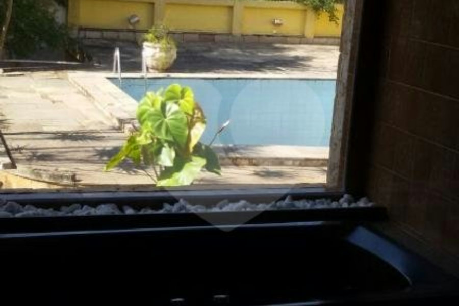 Casa à venda com 3 suítes em Vila Albertina, São Paulo, SP