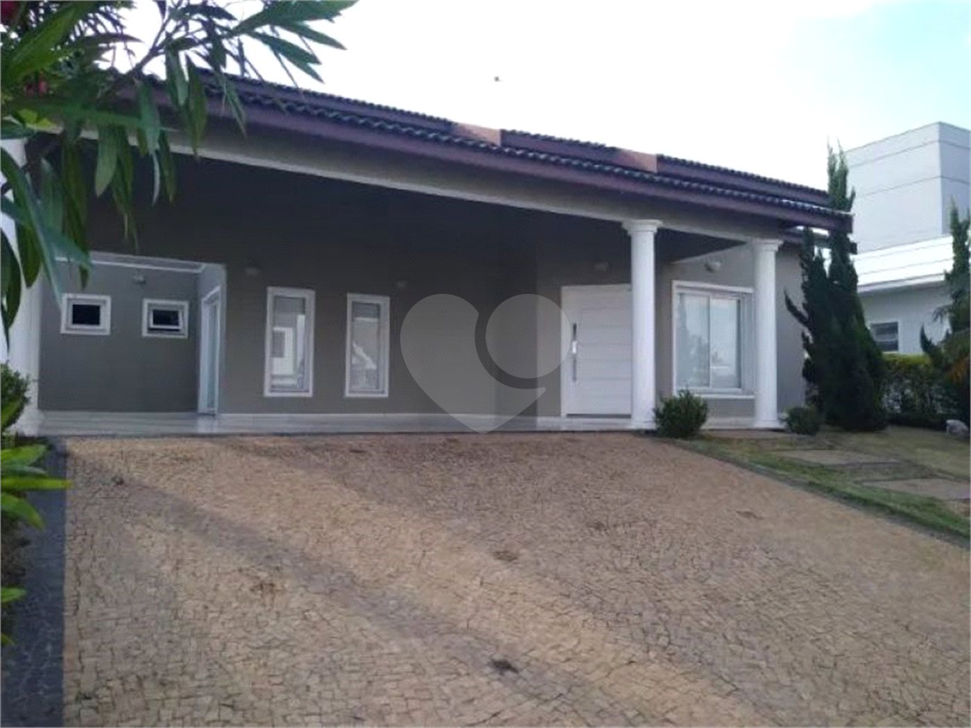 Casa à venda com 3 quartos, sendo 1 suíte, no condomínio Palmeiras Imperiais, Salto - SP