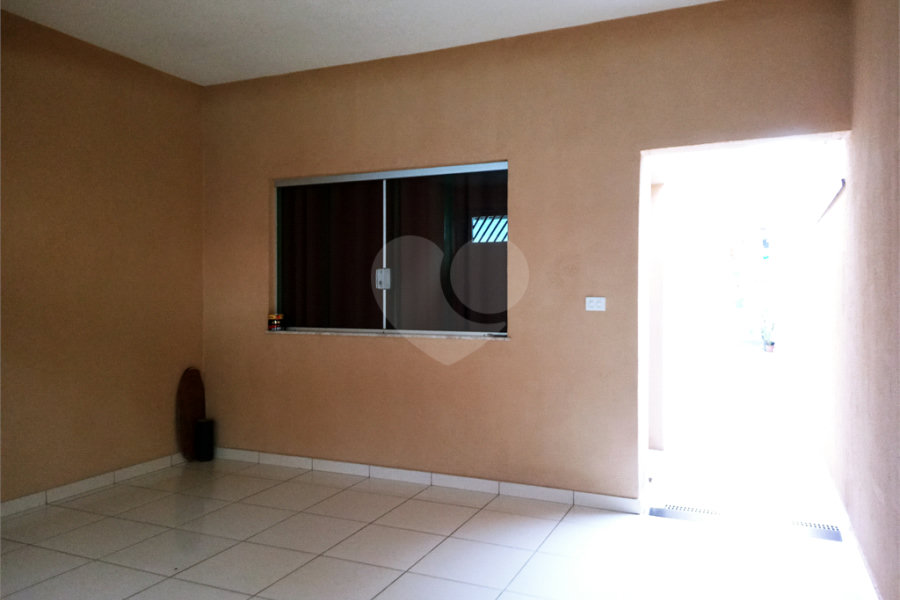 Sobrado à venda com 3 quartos no Brasilândia, São Paulo, SP