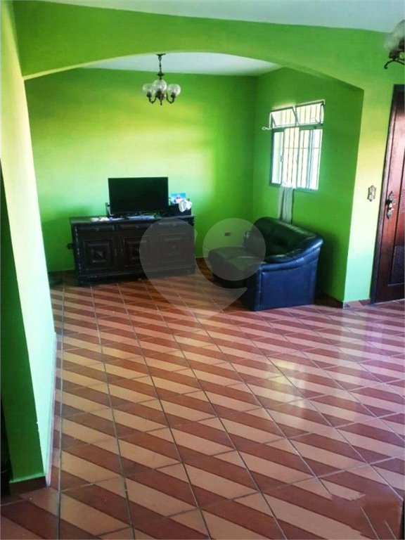 Casa de Vila à venda com 3 quartos em Jardim São Roque, São Paulo, SP
