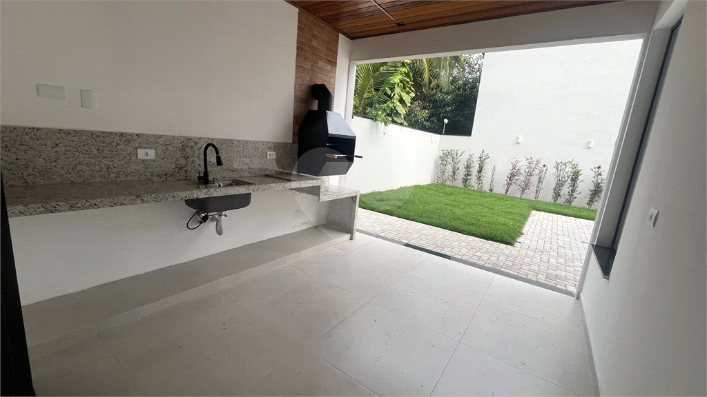 Casa à venda com 3 suítes no condomínio Village Itaguaçu, Atibaia - SP
