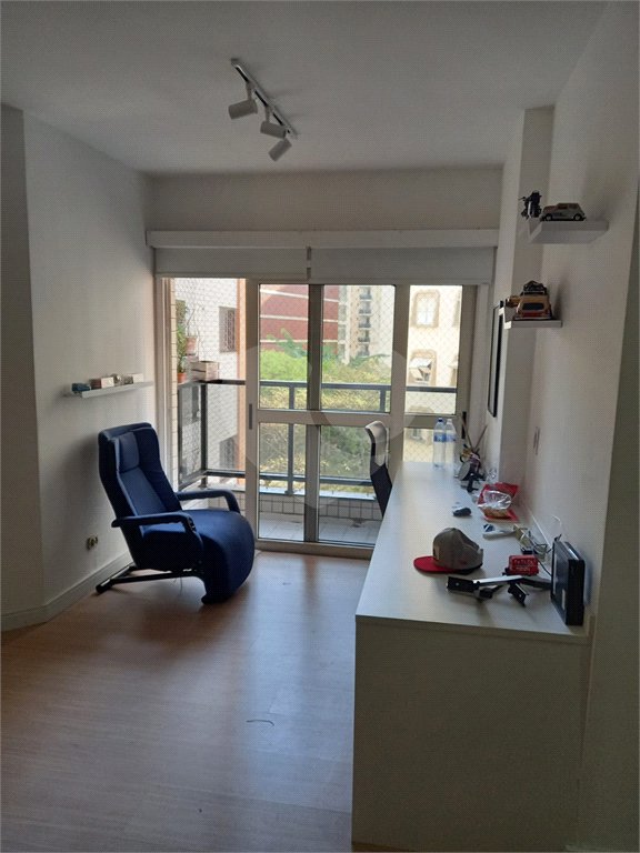 Apartamento à venda com 3 quartos, sendo 1 suíte,  em Vila Olímpia, São Paulo, SP