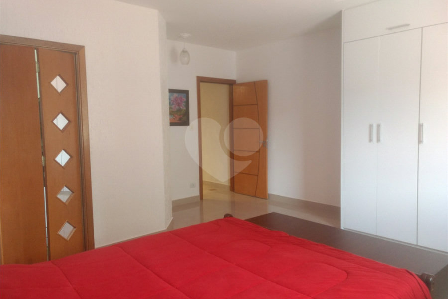 Sobrado à venda com 4 quartos, sendo 1 suíte,  em Vila Guilherme, São Paulo, SP