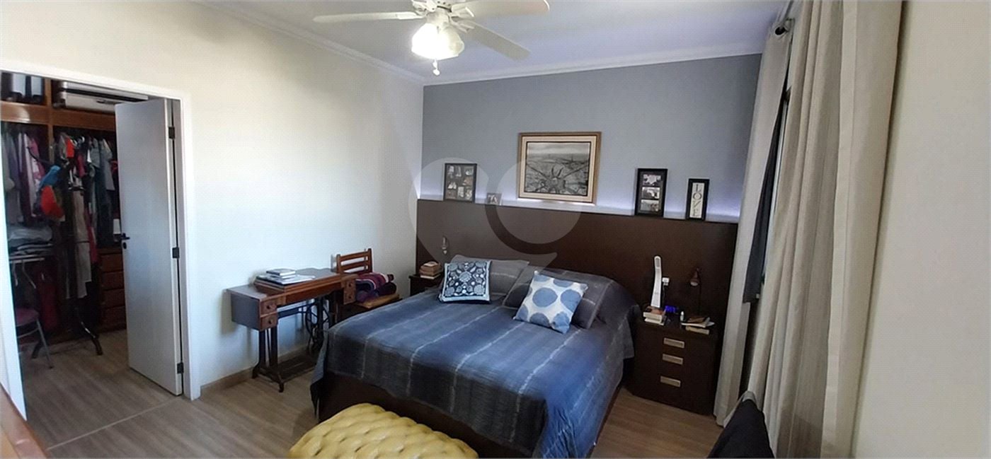 Cobertura à venda com 4 quartos, sendo 2 suítes,  em Vila Embaré, Valinhos, SP