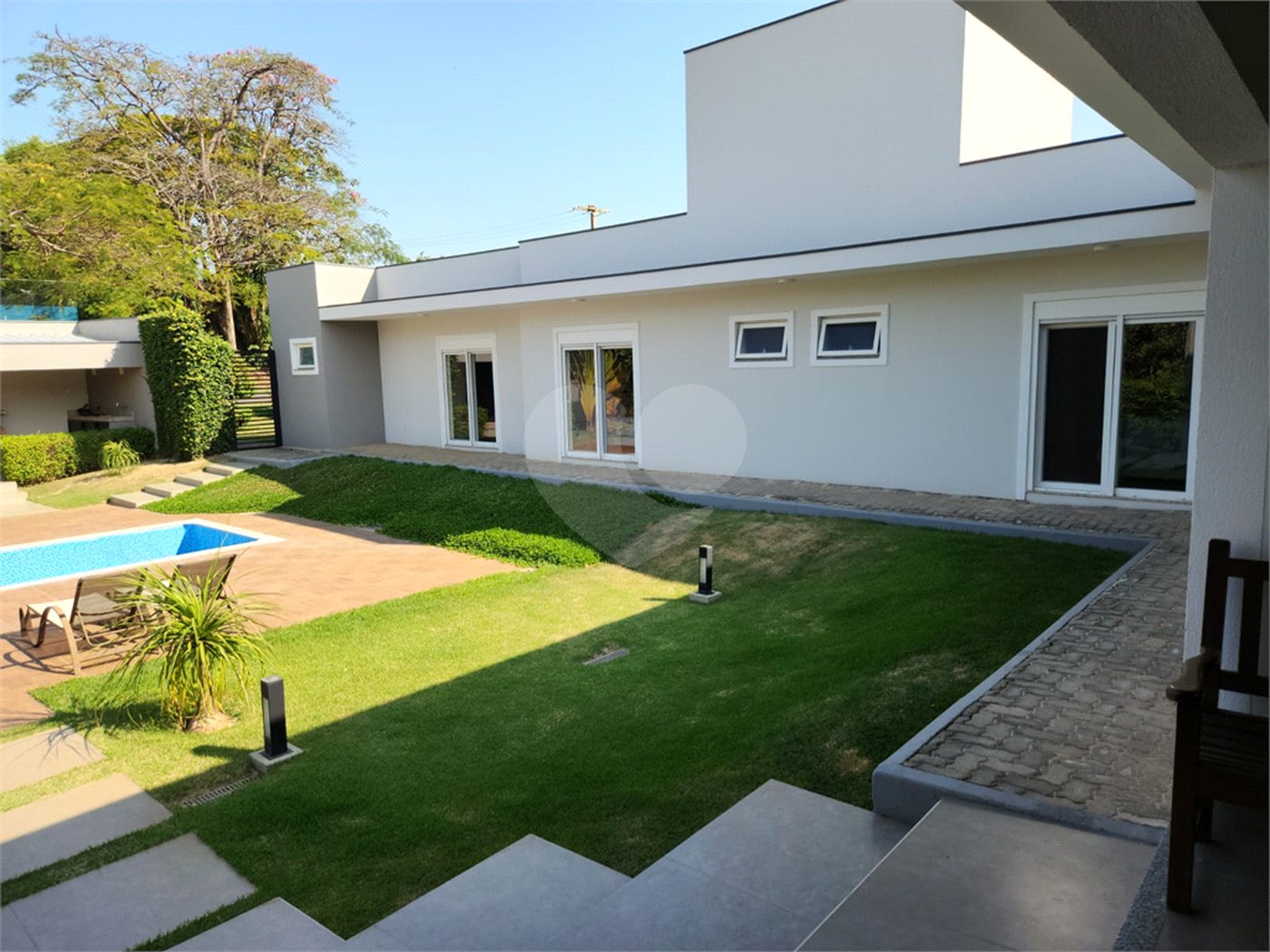 Casa à venda com 4 quartos, sendo 3 suítes, no condomínio Terras de Mont Serrat, Salto - SP