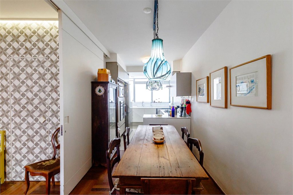 Apartamento à venda com 3 quartos, sendo 1 suíte, em Jardim Paulista, São Paulo, SP