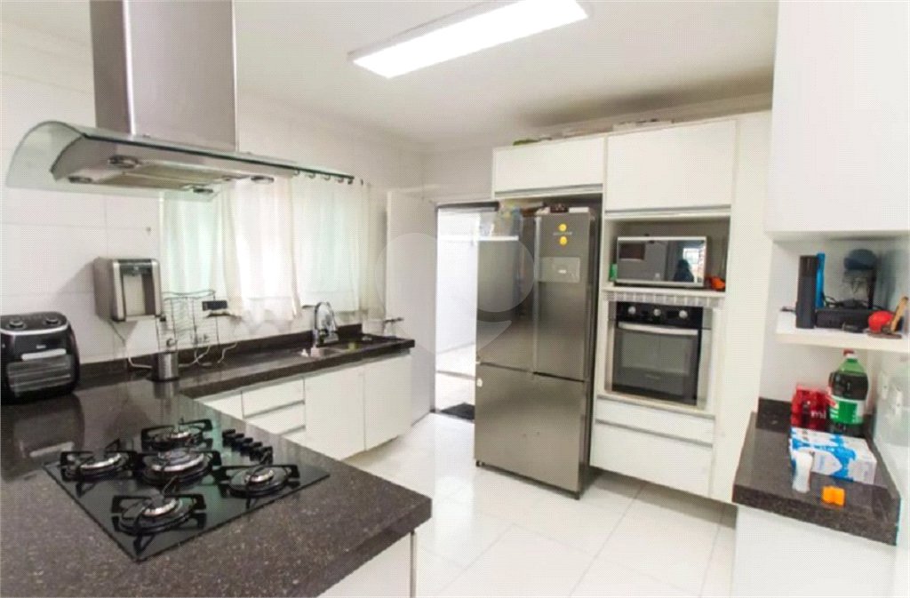 Sobrado à venda com 3 quartos, sendo 1 suíte, em Vila Nivi, São Paulo, SP