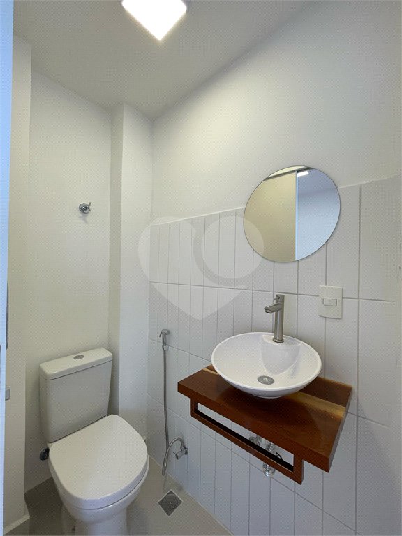 Apartamento à venda com 3 quartos, sendo 1 suíte, em Vila Mariana, São Paulo, SP