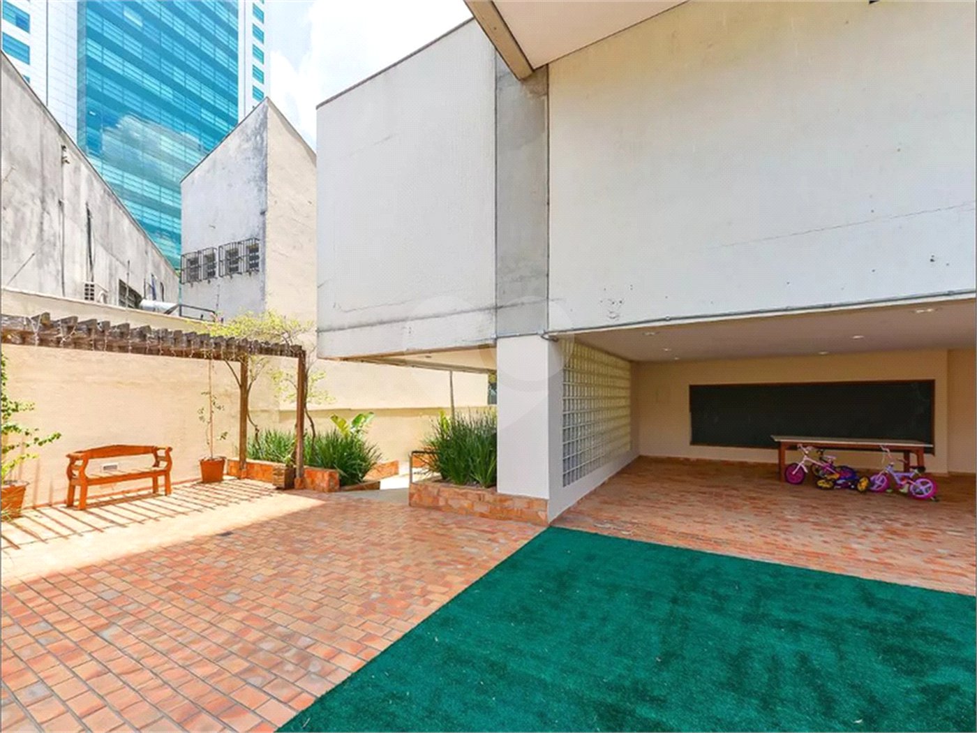 Apartamento à venda com 3 quartos, sendo 1 suíte, em Pinheiros, São Paulo, SP