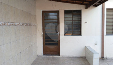 Casa à venda com 4 quartos em Parque Maria Helena, Suzano, SP