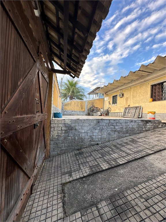 Casa à venda com 3 quartos em Santa Cruz, Rio de Janeiro, RJ