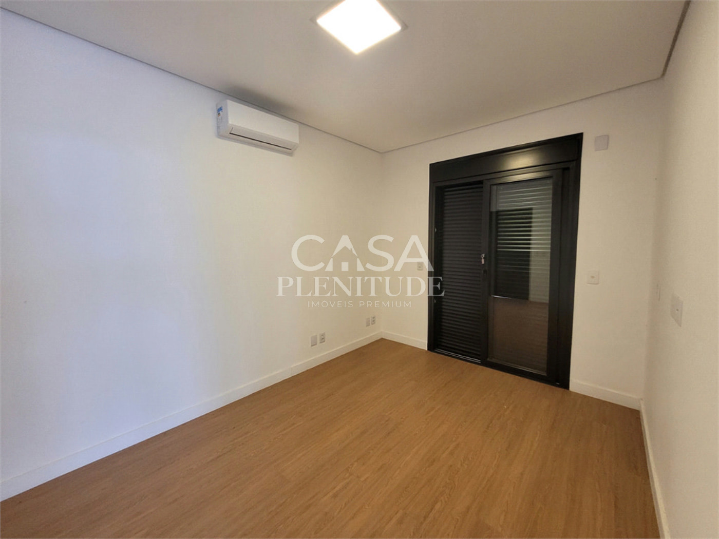 Casa em condomínio à venda com 5 quartos, sendo 4 suítes, em Alphaville Nova Esplanada, Votorantim, SP