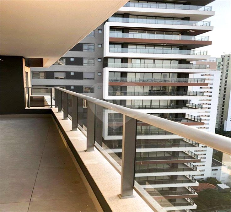 Apartamento à venda com 3 suítes em Brooklin, São Paulo, SP