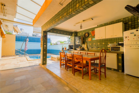 Casa Térrea à venda com 4 suítes em Alto da Lapa, São Paulo, SP