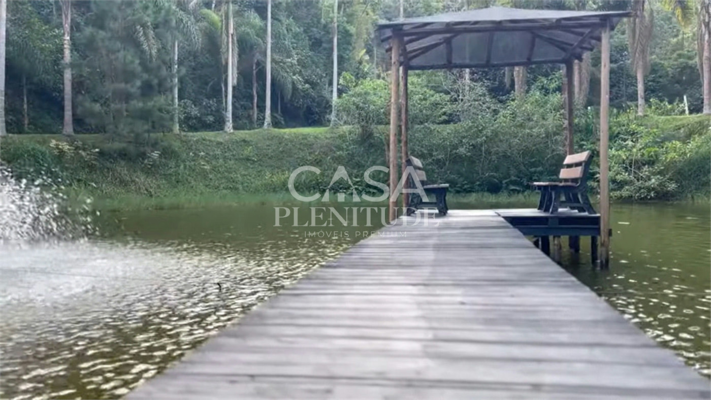 Casa à venda com 23 quartos, sendo 8 suítes,  em Taiaçupeba, Mogi das Cruzes, SP