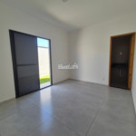 Casa térrea à venda com 3 quartos, sendo 1 suíte, em Vila Bonsai, Atibaia - SP