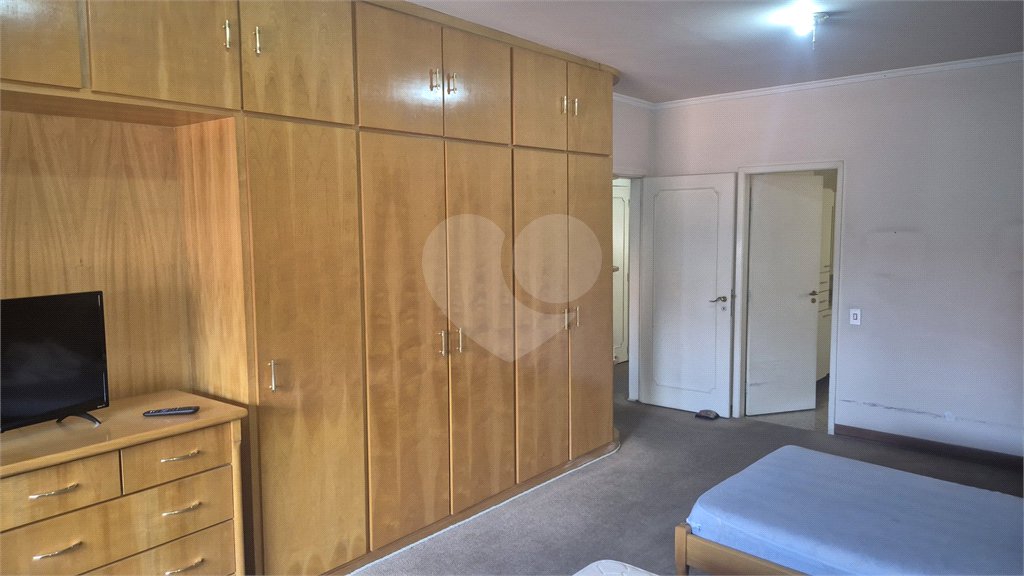 Casa à venda com 4 quartos, sendo 3 suítes,  no condomínio Chácara das Rosas, São Paulo - SP