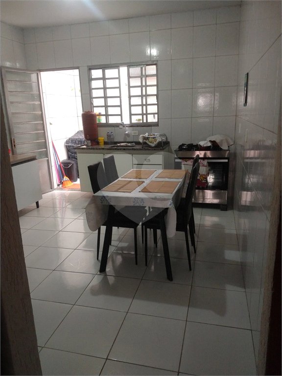 Sobrado à venda com 2 quartos em Tremembé, São Paulo, SP