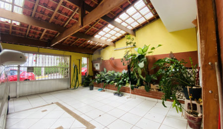 Sobrado à venda com 4 quartos, sendo 1 suíte,  em Vila Gilda, Santo André, SP