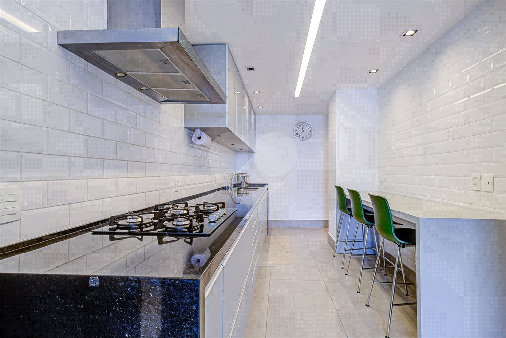 Apartamento à venda com 3 suítes em Campo Belo, São Paulo, SP