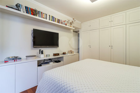 Apartamento à venda com 4 quartos, sendo 2 suítes, em Moema, São Paulo, SP
