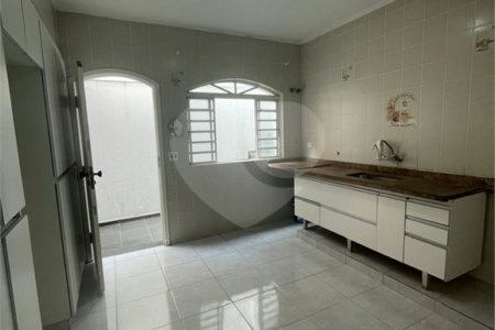Sobrado à venda com 6 quartos, sendo 3 suítes,  em Dos Casa, São Bernardo do Campo, SP