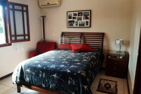 Casa à venda com 4 quartos, sendo 2 suítes,  no condomínio Estância Marambaia, Vinhedo - SP