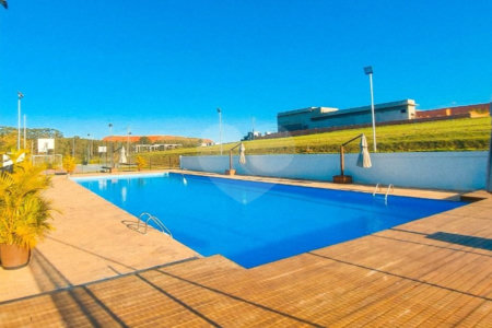 Casa à venda com 3 quartos, sendo 1 suíte, no condomínio Residencial Fazenda Alta Vista, Salto de Pirapora - SP