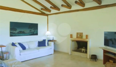 Casa à venda com 3 suítes em Praia Dura, Ubatuba, SP