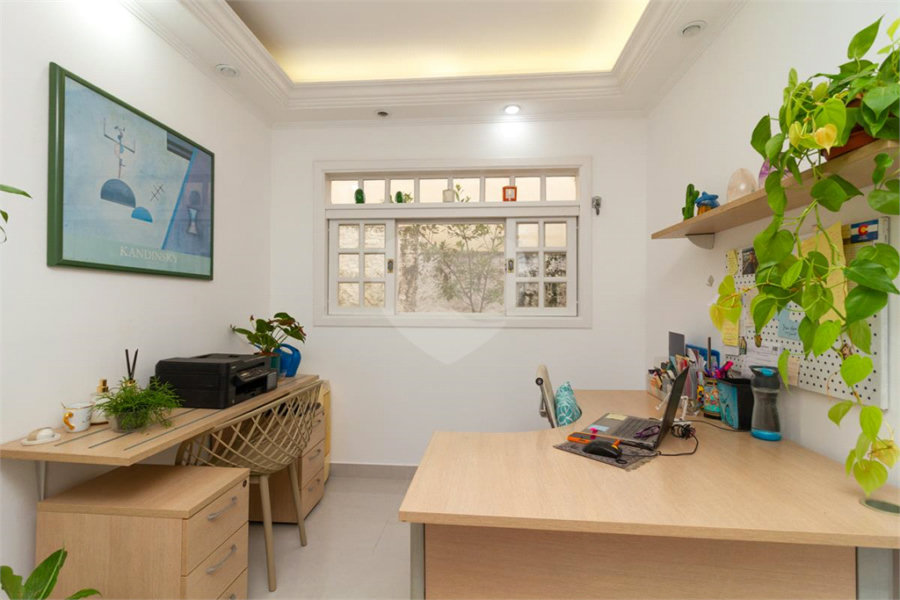 Casa à venda com 4 quartos, sendo 2 suítes, no condomínio Da Serra, São Paulo - SP