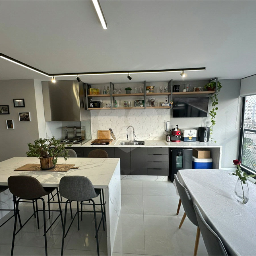 Apartamento à venda com 3 suítes em Vila Romana, São Paulo, SP